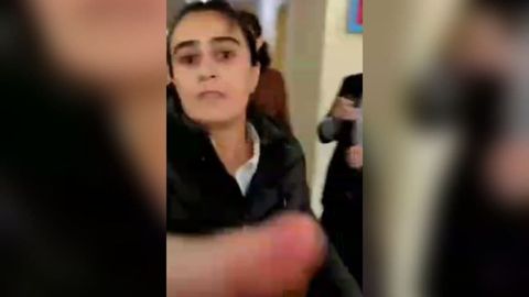 Сурхондарёда мактаб директори журналист камерасига шикаст етказди. Ҳолат бўйича расмий муносабат билдирилди