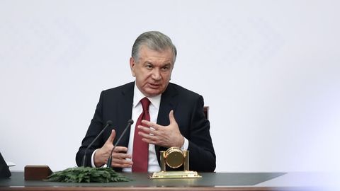 «Ҳокимлар билими бўлса ҳам, энди натижа бериши керак» — Шавкат Мирзиёев