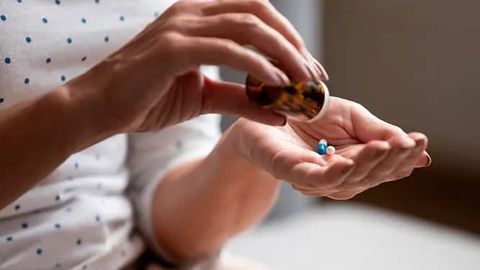 Antibiotiklarni qachon qabul qilgan va qanday hollarda ulardan tiyilgan ma’qul?