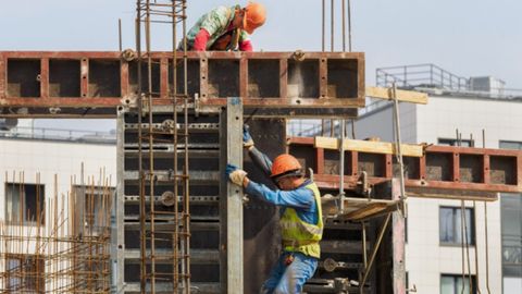 Москва ҳукумати қурилишларда мигрантлардан бутунлай воз кечишни таъминлайдиган режани тайёрлайди