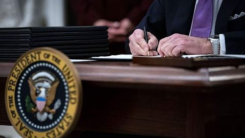 WSJ: AQSh Yevropadagi harbiy o‘quvlarini cheklashi yoki Rossiyaga qarshi sanksiyalar qo‘llashi mumkin