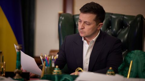 Zelenskiy Rossiya maxsus xizmatlarining 28 nafar xodimiga qarshi sanksiyalar e’lon qildi