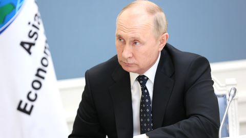 Migratsiya inqirozida Lukashenkoning aybi yo‘q. Ammo u Yevropaga ketadigan Rossiya gazini uzib qo‘ymasligi kerak. Putin haftaning eng muhim mavzusi haqida fikr bildirdi