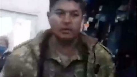 Olmaliq mudofaa ishlari bo‘limi boshlig‘i ayol kishiga qo‘l ko‘targani aytilmoqda. Holat yuzasidan surishtiruv boshlangan