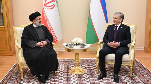 Шавкат Мирзиёев Ашхободда Эрон президенти билан учрашув ўтказди