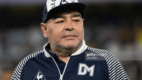 Maradona yuraksiz dafn etilgani aytildi. Uning yuragi odatdagidan 200 grammga og‘ir bo‘lgan