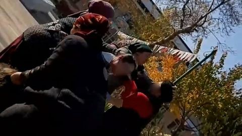 Қашқадарёдаги боғчада аёллар жанжаллашди. Унда боғча мудираси ҳам иштирок этган (видео)