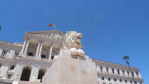 Portugaliya davlat kengashi parlamentni tarqatib yuborishni ma’qulladi