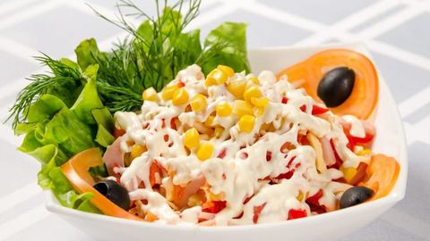 15 daqiqa ichidan tayyor bo‘ladigan mazali salat retsepti