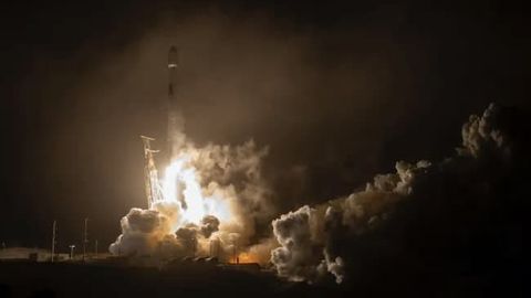 NASA va SpaceX asteroidga zarba beradigan zondni koinotga uchirdi. Bu Yerni xavfli kosmik jismlardan himoyalash bo‘yicha sinov missiyasi bo‘ladi