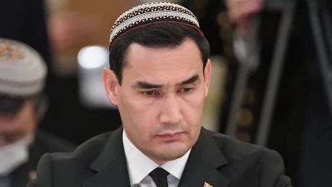 Gurbanguli Berdimuhamedov Turkmanistonda neft-gaz kompleksi nazoratini o‘g‘liga topshirdi