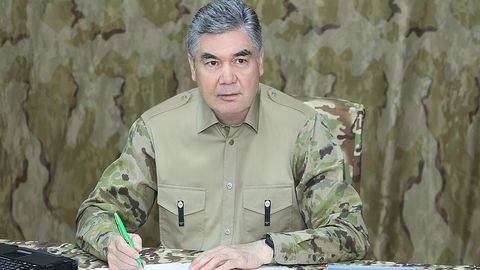 Гурбангули Бердимуҳамедов Туркманистон махсус ҳарбий бўлинмаларининг жанговар тайёргарлигини оширишни буюрди (видео)