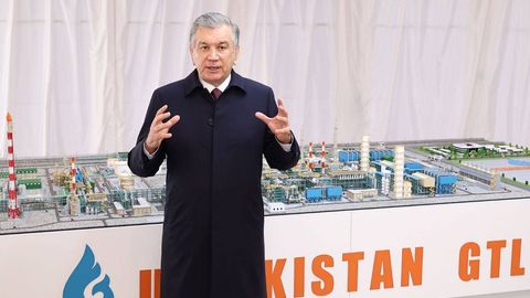 «Энди газимизни арзон-гаровга четга сотмасдан, ўзимиз қайта ишлаймиз ва кўпроқ даромад оламиз» — Шавкат Мирзиёев