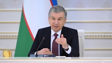 «Ажратилаётган экин ерларида ишсиз аҳолини деҳқончиликка ўргатиш орқали даромадли қилиш — сизларнинг энг устувор вазифангиз». Шавкат Мирзиёев ҳоким ёрдамчиларига вазифа юклади