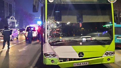 Toshkentda avtobus piyodani urib ketdi. Jabrlanuvchi voqea joyida vafot etdi