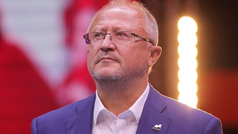 «Листвяжная» кўмир кони эгаси 51 кишининг ўлимига оид иш бўйича икки ой муддатга ҳибсга олинди. У — Россиянинг энг бадавлат инсонларидан бири
