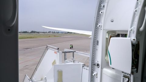 O‘zbekiston koronavirusning “omikron” shtammi sabab 10 ta davlat bilan aviaqatnovlarni vaqtincha to‘xtatadi