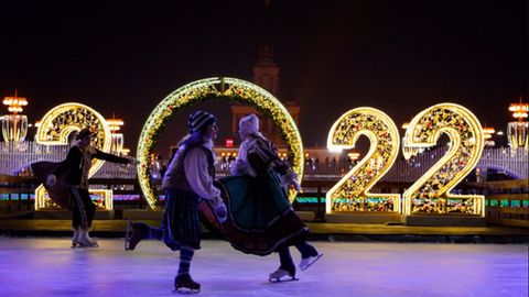 AQShda konstitutsion inqiroz sodir bo‘ladi, dunyoda yangi urush boshlanadi, insonlar 25 yil uzoqroq yashashni boshlaydi. Saxo Bank 2022-yil uchun “hayratga soluvchi bashoratlar”ni e’lon qildi