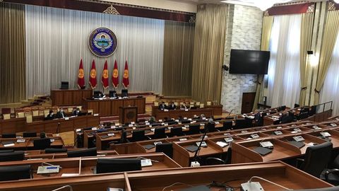 Qirg‘iziston MSK saylovlar natijasini e’lon qildi: parlamentga 6 ta partiya o‘tgan