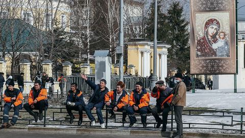 Россиядаги ўзбекистонлик мигрантларга ёрдам пули берилиши рад этилди
