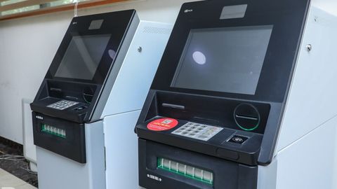 Ўзбекистонда хорижий валюталарни айирбошловчи банкоматлар январь охиригача иш бошлайди