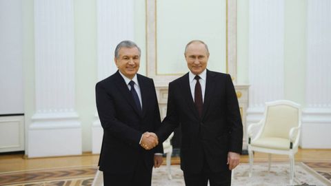 Vladimir Putin Shavkat Mirziyoyevni Yangi yil bilan tabrikladi