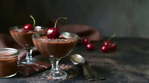Xurmo va shokoladdan mazali puding retsepti