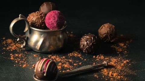 Olimlar shokoladning qaysi turi stressni bartaraf etishini aniqladi