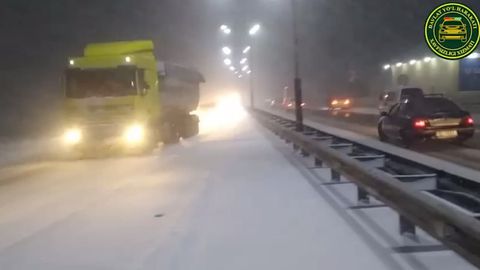 Video: Qamchiq dovonida yog‘ayotgan qor