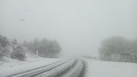 Қашқадарёдаги Тахтақорача довони қалин қор ёғгани туфайли вақтинча ёпилди