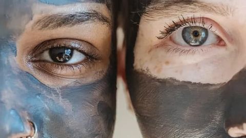 10 daqiqa ichida yuz terisidagi muammolarni bartaraf etuvchi jelatinli niqob retsepti 