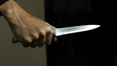 Андижонда уйига келиб жанжаллашган қайнопасини пичоқлаб, ўлдирган йигитга суд ҳукми ўқилди