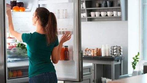 Pishloq, sharbat hamda muzlatkichda bir necha kun qolib ketgach, iste’mol qilib bo‘lmaydigan boshqa mahsulotlar