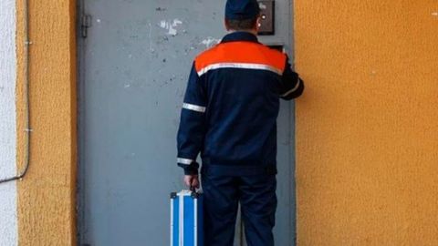 Toshkentda uyma-uy yurib, o‘zini yong‘in nazorati xodimi sifatida tanishtirgan holda pul undirayotgan firibgarlar yana paydo bo‘lgani aytilmoqda