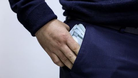 Сирдарёда фуқарони Тошкент давлат политехника институтига 5 минг доллар эвазига киритиб қўйишни ваъда қилган шахс ушланди