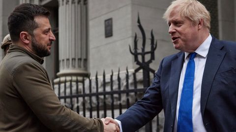 OAV: Jonson Zelenskiyga Rossiyaga qarshi yangi xalqaro alyans tuzishni taklif qildi