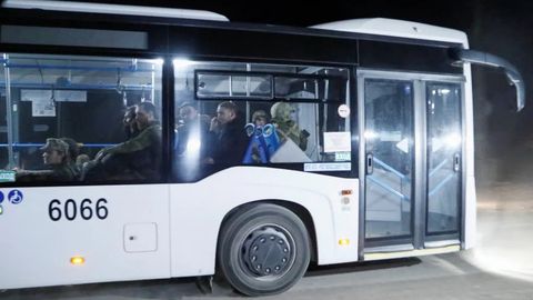 Украиналик ҳарбийлар «Азовсталь»дан эвакуация қилина бошлади. Улар «айирбошлаш жараёни орқали» Киевга топширилиши айтилмоқда