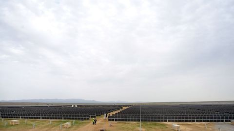 Самарқандда қуввати 100 мегаваттга тенг йирик қуёш фотоэлектр станцияси ишга туширилди