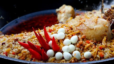 O‘zbekistonda aprel oyida eng qimmat va eng arzon palov qayerda tayyorlangani ma’lum qilindi