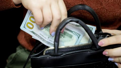 Toshkentda 8 oylik chaqalog‘ini 4 ming dollarga sotgan ayolga sud hukmi o‘qildi