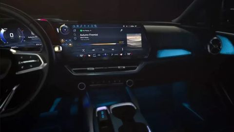 Ulkan ekran va miltillovchi “podveska”: hamyonbop Chevrolet Equinox elektrokrossoverining saloni namoyish etildi (video)