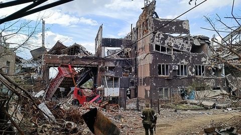 “Azovstal”da 152 kishining jasadi bor minalangan furgon topildi — Rossiya Mudofaa vazirligi