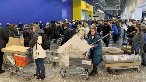 IKEA Россиядаги барча мебель фабрикаларини сотади