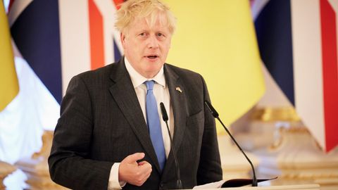 Boris Jonson ittifoqchilarni Ukrainadagi uzoq davom etuvchi mojaroga tayyorlanishga chaqirdi