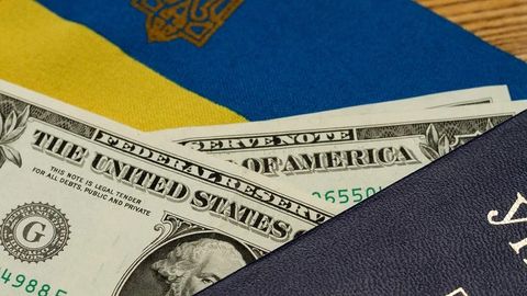 Zelenskiyning maslahatchisi Ukrainani qayta tiklashga 1 trillion dollar kerak bo‘lishini aytdi