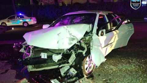 Toshkentda boshqaruvni yo‘qotgan Lacetti “stolba”ga urildi. 21 yoshli haydovchi vafot etdi