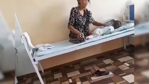 Samarqanddagi shifoxonada bolasiga shafqatsiz munosabatda bo‘lgan ayolga nisbatan jinoyat ishi qo‘zg‘atildi