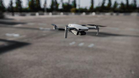 Video: AQSHda dronda parvoz qilayotgan “uchar odam”