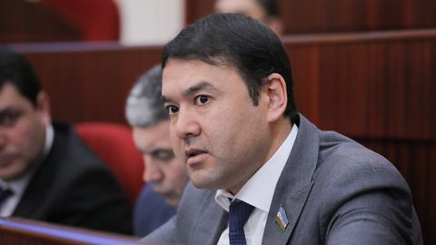 “Fuqaro va davlat o‘rtasidagi munosabatlar fundamental o‘zgarishi kerak”. Rasul Kusherbayev yangi Konstitutsiyadan nimalar kutayotganini ma’lum qildi