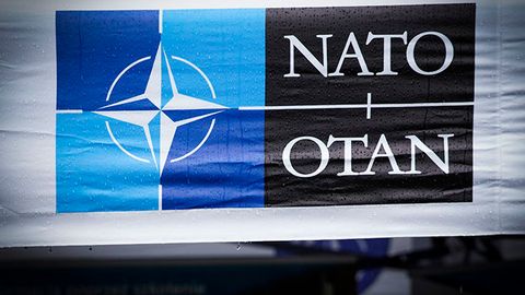 Финляндия ва Швеция НАТОга аъзо бўлиш таклифини олди